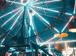 Ferris-wheel-at-a-fair-2.jpg
