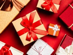 christmas-gifts-giftpundits-pexels.jpg