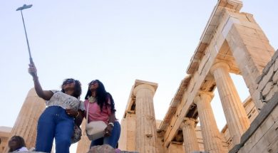 Tourists-in-Athens-photo-by-Sheridan-Voysey-.jpg