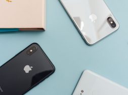 Iphones-and-Androids-Unsplash.jpg