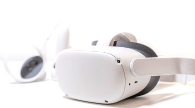 VR-headset-by-Vinicius-Armano-on-Unsplash.jpg