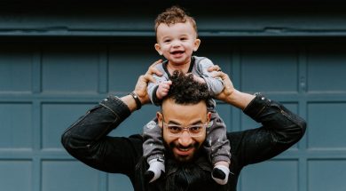 Dad-and-son-by-Kelly-Sikkema-on-Unsplash.jpg