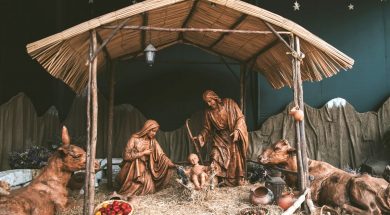 Nativity-scene-by-Walter-Chavez-Unsplash.jpg