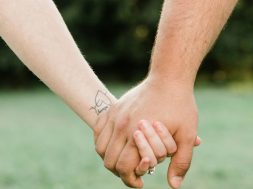 Couple-holding-hands.jpg